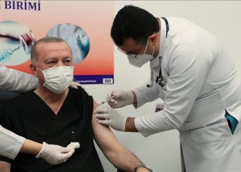 Erdogan primio vakcinu protiv koronavirusa