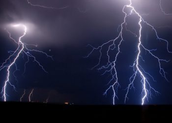 Zagrmelo usred januara „kad mu vreme nije“: Čeka nas blaga zima ili nešto strašno po narodnim verovanjima?