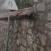 VANDALIZAM U PODGORICI: Na ogradi Osmanagića džamije nacrtan “krst sa četiri S” (FOTO)