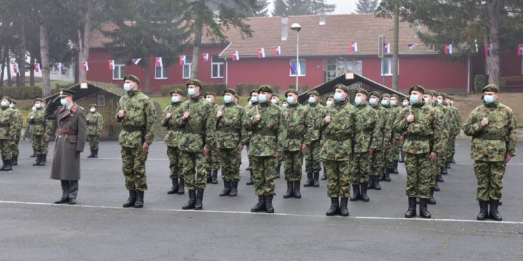 PRVI ISPRAĆAJI U VOJSKU MOGLI BI PONOVO DA ZAŽIVE VEĆ NAREDNE GODINE: Regruti bi vojsku služili u pešadiji