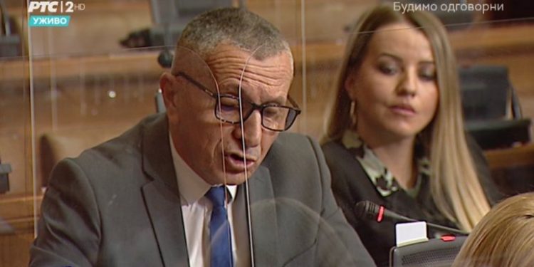 KAMBERI UPUTIO PITANJE PREMIJERKI ANI BRANABIĆ NA ALBANSKOM
