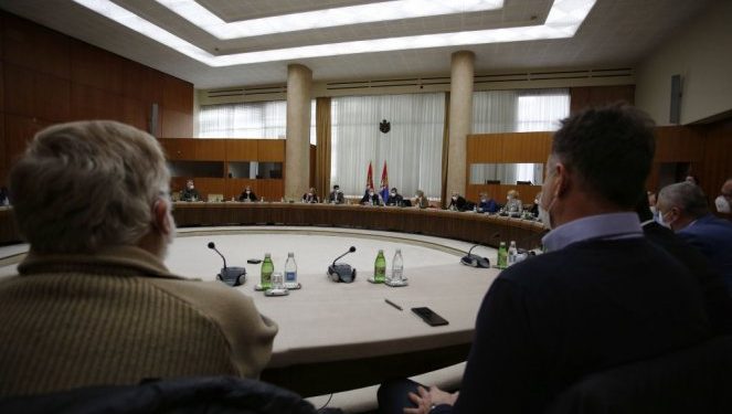 KRIZNI ŠTAB KONAČNO PRELOMIO! Ovo su nove mere koje će važiti za vikend – EVO ŠTA SE ZATVARA U 14 ČASOVA