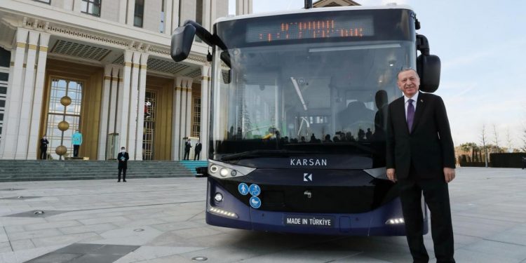 Erdogan predstavio prvi autonomni autobus 4. klase serijske proizvodnje u svijetu
