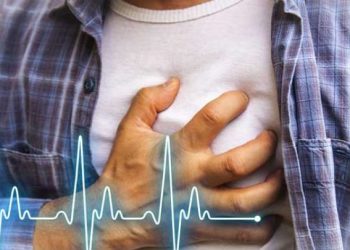 KAKO PREPOZNATI “TIHI” SRČANI UDAR? Kardiolog upozorio: Ako osjetite ove simptome, 1 stvar nikako nemojte da radite