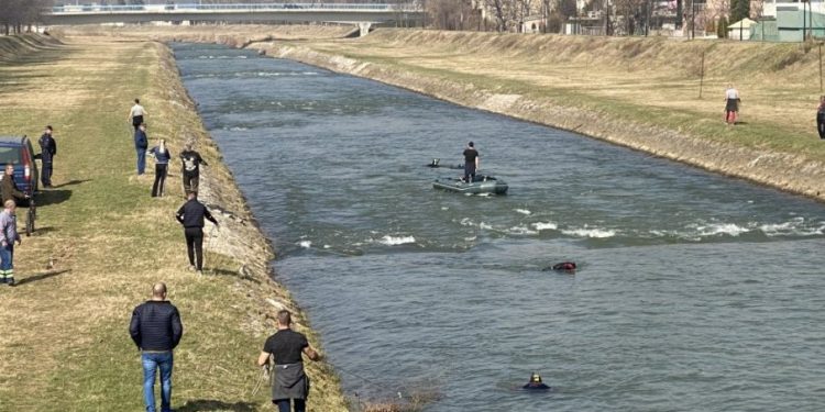 HTELA DA OPERE PATIKE, PA UPALA U REKU Srednjoškolka (17) se udavila u Nišavi, drugarica sa kojom je bila u šoku