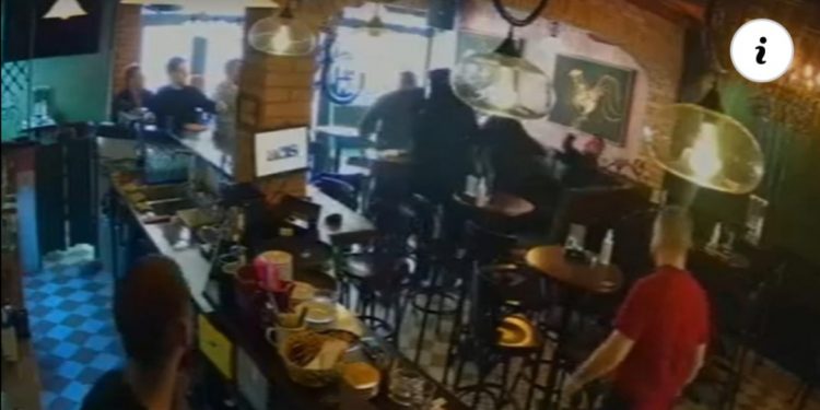 Novi Pazar: Objavljen VIDEO Snimak TUČE U Kafiću U Kojoj Je Učestvovao Irfan Cale Ugljanin
