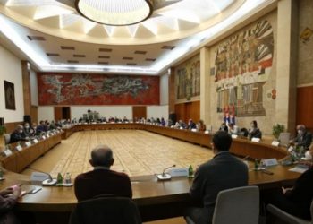 KLINČ U KRIZNOM ŠTABU Sednica je zakazana za danas, ali poruka je već jasna: NEMA POPUŠANJA MERA! Evo kada bi najranije kafići mogli da rade duže i šta će biti sa utakmicama