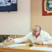 Mačak koji 2 godine radi u opštini i uvek prisutan na sastancima