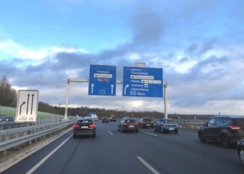 NJEMAČKA: Mladić na autoputu vozio u suprotnom smeru pa optužio navigacijski uređaj