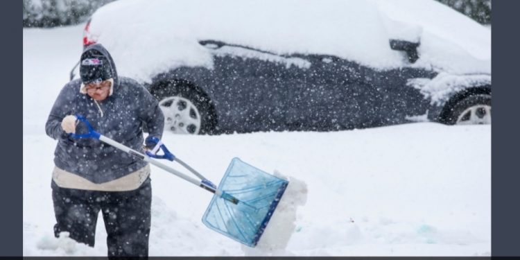 NEZAPAMĆENA ZIMSKA OLUJA POHARALA SAD: Preminula najmanje 21 osoba, MILIONI LJUDI BEZ STRUJE