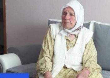 U 94. GODINI NANA MEVLA I KOPA I SIJE, A UPAMTILA JE I BIJELE PČELE! (VIDEO)