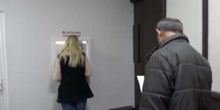 (VIDEO) TUTINCI VODU I SMEĆE PLAĆAJU U NOVIM PROSTORIJAMA KOMUNALNOG PREDUZEĆA