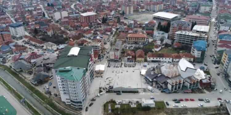 SUTRA PRANJE GRADSKOG TRGA I ULICA U CENTRU TUTINA