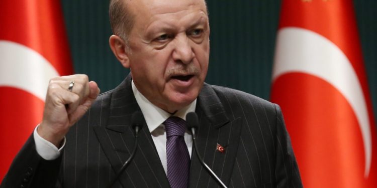 ERDOGAN ZAGRMIO: “Nikoga nismo vidjeli da se digao protiv ubistva 13 nevinih ljudi. ZAPADE, GDJE SI SADA”