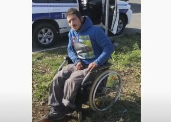 HIT SNIMAK IZ BEOGRADA! Pogledajte kako je policija raskrinkala lažnog prosjaka – SAD USTANI I ISPRAVI NOGAVICU (VIDEO)