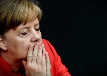 Njemačka se oprostila od Angele Merkel sa šest minuta neprekidnog aplauza.