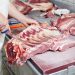 ŽENA U MESARI TRAŽILA 300 GRAMA MESA, MESAR JOJ ISEKAO 2KG I ZAPLAKAO…