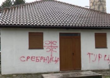 (VIDEO) Osude skrnavljenja džamije u Nikšiću nacionalističkim grafitima