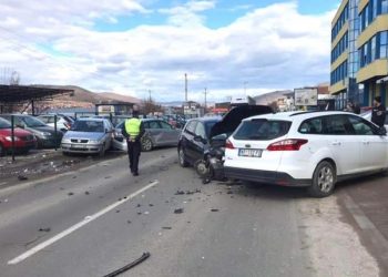 LANČANI SUDAR Kod Zgrade Stig! Oštećeno Više Automobila!
