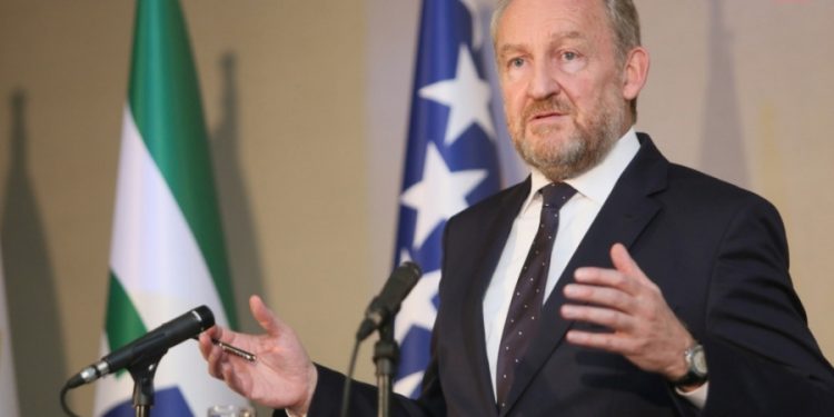 IZETBEGOVIĆ UPUTIO ČESTITKU: “Imamo obavezu da nastavimo borbu započetu 1. marta 1992. godine”