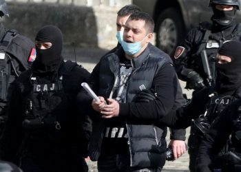 (VIDEO) Detalji hapšenja Velje Nevolje: “A bio sam vam dobar kad sam zakopavao oružje u Jajincima!”