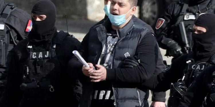 (VIDEO) Detalji hapšenja Velje Nevolje: “A bio sam vam dobar kad sam zakopavao oružje u Jajincima!”