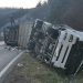 TEŠKA NESREĆA U HRVATSKOJ Prevrnuo se kamion iz Srbije, četvoro mrtvih!