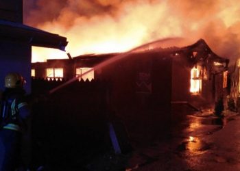 (VIDEO) VELIKI POŽAR U PANČEVU: Gori deo staklare, vatrena stihija obuhvatila kompletno prizemlje