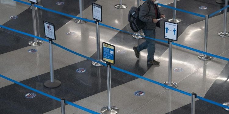 ŠOKANTNA ODLUKA EU: Korona pasoši će važiti samo za vakcine koje je odobrila Unija! Može se putovati i uz negativan test