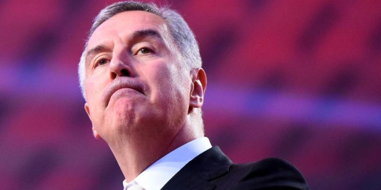 MILOVI LJUDI PRETE GLASAČIMA DF: Baćović: Kažu nam, ako izađete sutra na izbore, ubićemo vas!