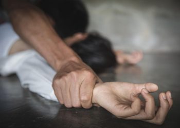 OCU MONSTRUMU ODREĐEN PRITVOR: Muškarac iz Novog Slankamena pokušao da siluje ćerku, ona ga odmah prijavila policiji!