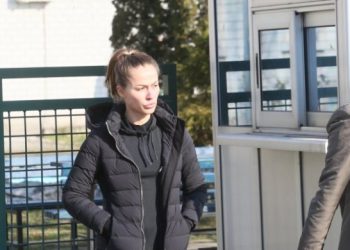 DIJANA HRKALOVIĆ U POLICIJU DOŠLA NAKLJUKANA LEKOVIMA! Na sva pitanja odgovarala sa “ne znam” i “ne sećam se”! DETALJI SASLUŠANJA BIVŠE DRŽAVNE SEKRETARKE MUP!