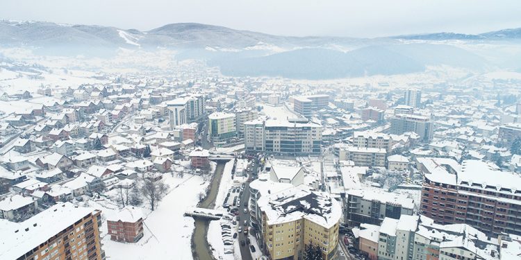 Od večeras na snazi narandžasti meteo alarm, očekuje nas 15 centimetara snega