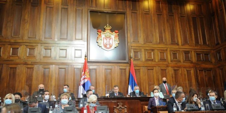 VLADA USVOJILA PREDLOGE ZAKONA: Tiče se novčane pomoći građanima i privredi!