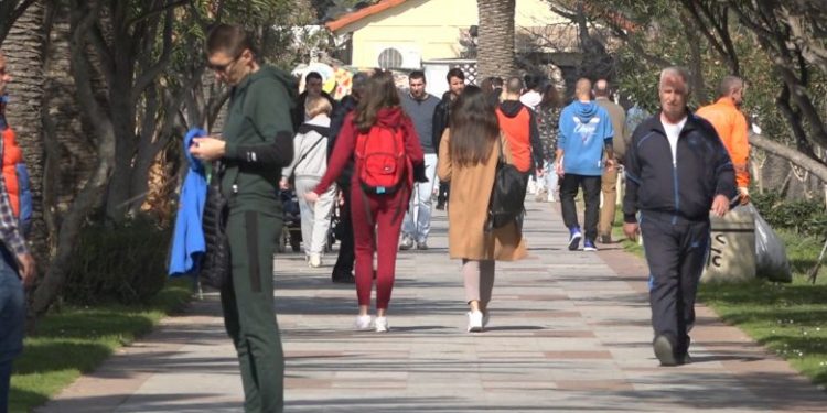 “Moguće kompletno zaključavanje Crne Gore”