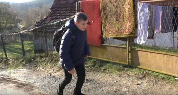 (VIDEO)Dječak iz BiH kojeg majka nije htjela prihvatiti ni na Facebooku, vratio osmijeh na lice