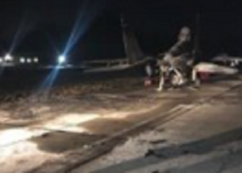 Automobilom udario u avion MiG-29