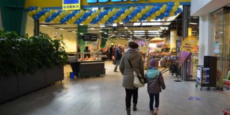 POPUŠTANJE MERA: U Njemačkoj Na Vratima Mnogih Trgovina Stoji OVAJ Natpis