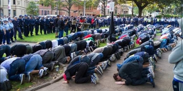 Jedina država EU u kojoj muslimani nemaju ni jednu džamiju