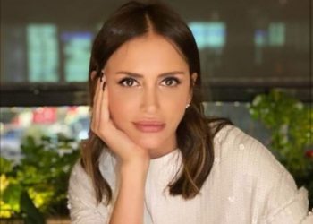 EMINA JAHOVIĆ OTKRILA: OVA TRI PROIZVODA SU OBAVEZNA U NJENOM NESESERU