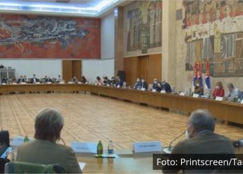 TRI PAKETA MERA SUTRA NA STOLU: Krizni štab odlučuje da li nam uvode CRVENU, ZELENU ILI ŽUTU OPCIJU