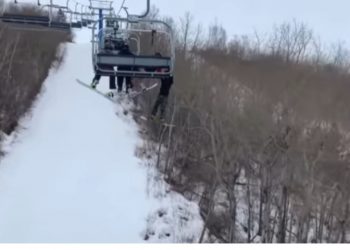 Dječak visio sa skijaške žičare, ohrabrivali ga da izdrži do vrha (Video)