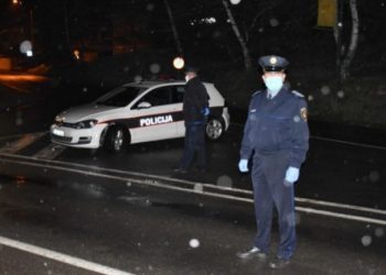 BLOKIRANI IZLAZI IZ GORAŽDA: UDARIO POLICAJCA KOJI JE POKUŠAO DA GA ZAUSTAVI I POBJEGAO