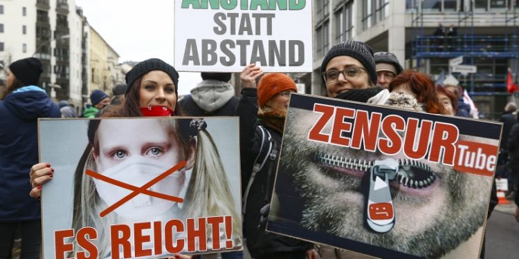 (VIDEO) Širom Njemačke protesti zbog mjera protiv COVID-19: “Sloboda umjesto Merkel”