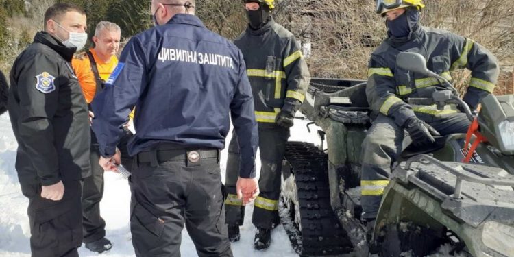 MUP: Zavejanima na Goliji dostavljeni hrana i lekovi