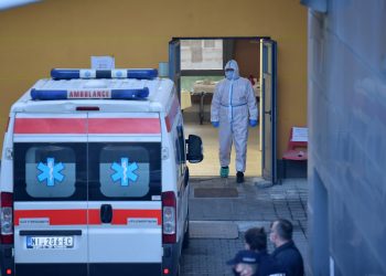 Preminuo Nišlija koji je imao 250 kg i bio zaražen koronom. Majka: Gušio se, nije mogao da diše