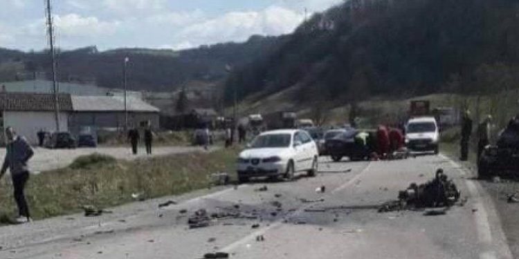 Teška saobraćajna nesreća na putu Halkići – Bosanska Otoka- ima teško povrijeđenih