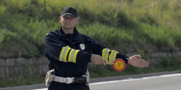 Za 4 sata otkrivena 52 vozila sa isteklom registracijom