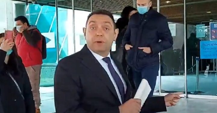 (VIDEO) “Ministre Vulin, kad ćete u zatvor?”