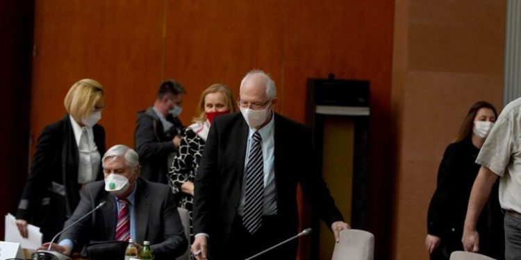 TENZIJA PRED ODLUKU KRIZNOG ŠTABA: Oštre mere – 7, 10 ili 14 dana?!